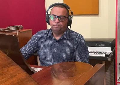 L'enregistrement de Viens, deviens chemin, en studio avec Gregory Charles